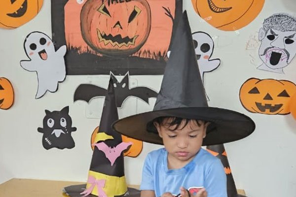 Creative Art & Craft Zone
